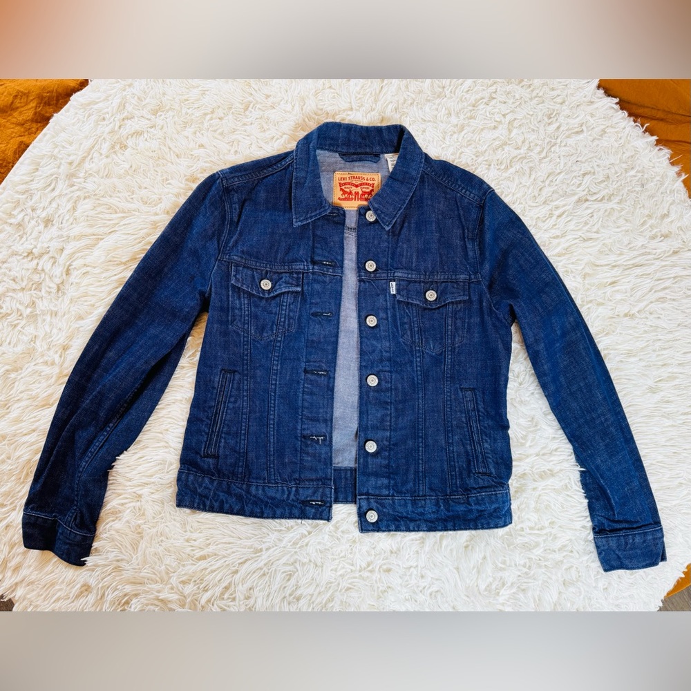 Levi’s Dark Blue Denim Jacket Medium